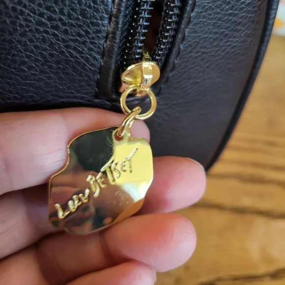 LUV Betsy Johnson Black Unicorn Face Purse - Picture 8 of 9